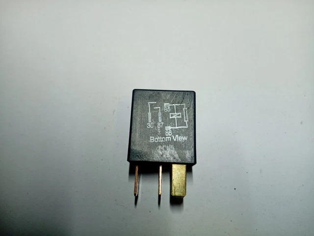 Honda Civic Mk7 01-05 Omron 4 Pin Relay G8Hnua007607 (Y93) Honda Civic Mk7 01-05 Omron 4 Pin Relay G8Hnua007607 (Y93)