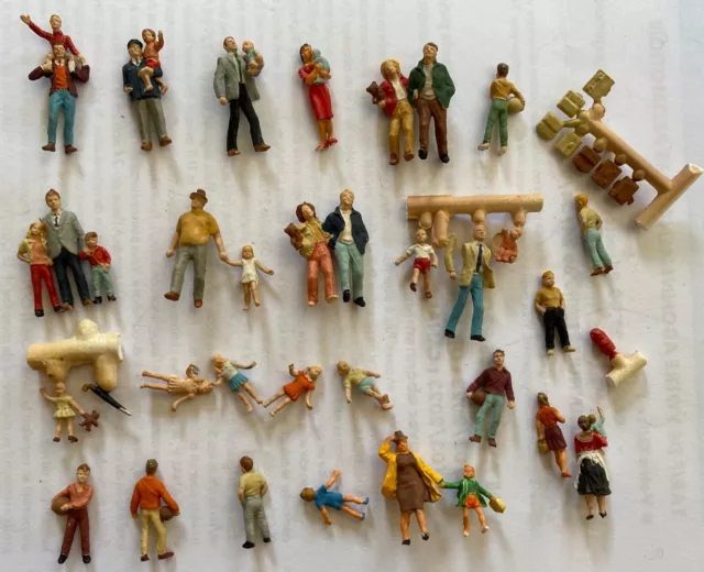 Preiser HO 38 figurines personnages adultes enfants français peints