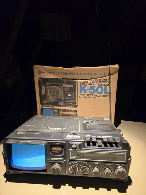 テレビ HITACHI TRIMODE PORTABLE CONSUMER Hitachi Portable Television - Gil & Roy Props