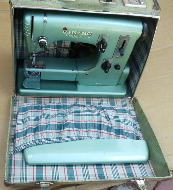 VINTAGE HUSQVARNA VIKING Sewing Machine Type 21 Green Foot Pedal Sweden