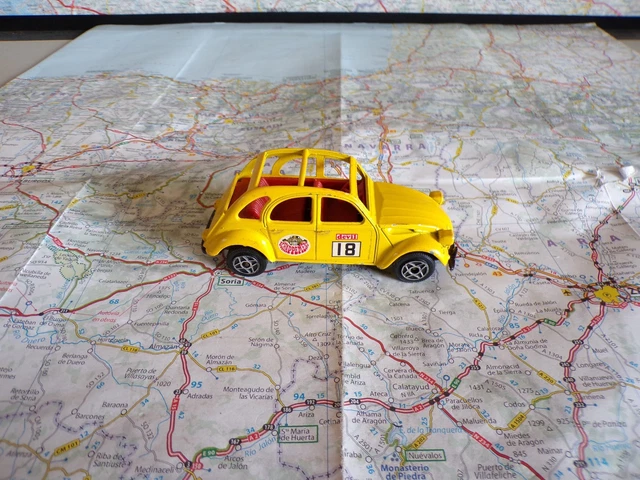 CITROEN 2CV MINIATURE - La 2CV Cross, championne de France 2009 - 1/43 EUR 5,00 - FR