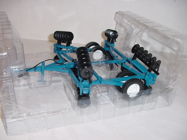 1/16 Ford Blue "High Detail" Wing Disc by SpecCast NIB! Great Price!