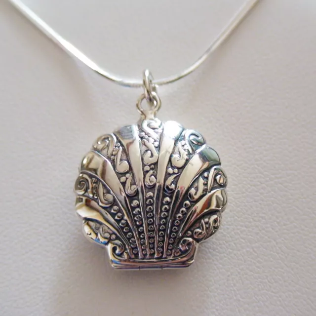 Clam Shell Locket Necklace - 925 Sterling Silver - Holds 2 Photos Beach Sea SN