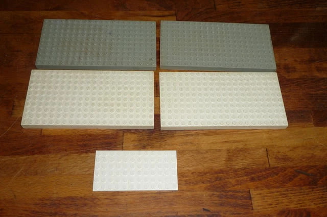 LEGO LOT DE 5 Plaques Base BLANCHES 700e T ET GRISES 700E Y vintage EUR 8,00 - PicClick FR