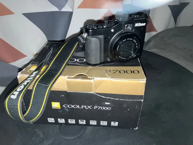 Nikon COOLPIX P7000 10.1MP Digital Camera - Black