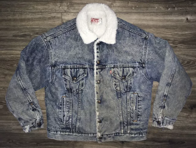 Vintage 1980’s Levis Acid/Stone Washed Denim Sherpa Trucker Jacket USA Large