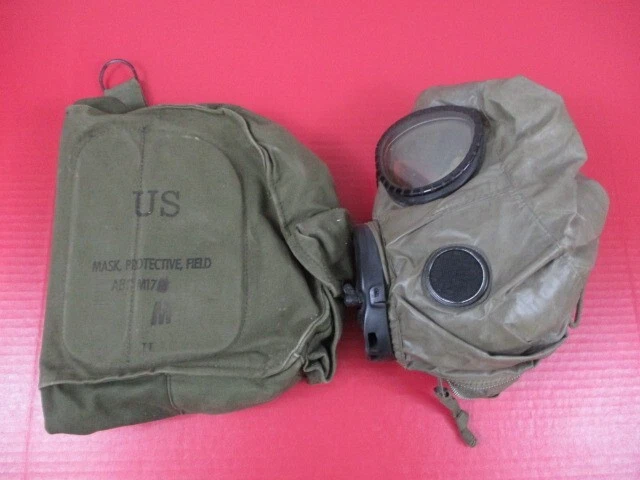 post-Vietnam US Army M17A1 Gas Mask & Canvas Carry Bag w/Straps Dtd 1976 - XLNT post-Vietnam US Army M17A1 Gas Mask & Canvas Carry Bag w/Straps Dtd 1976 - XLNT