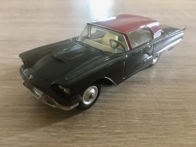 A Most Unlikely Racer: Original 1960 Ford Thunderbird | Barn Finds