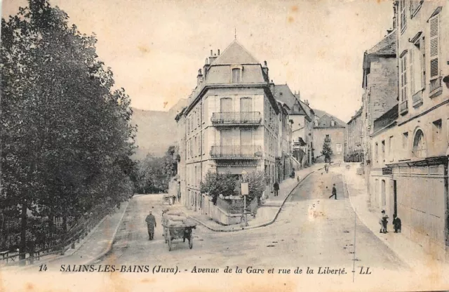 SALINS-les-BAINS - avenue de la gare et rue de la liberté