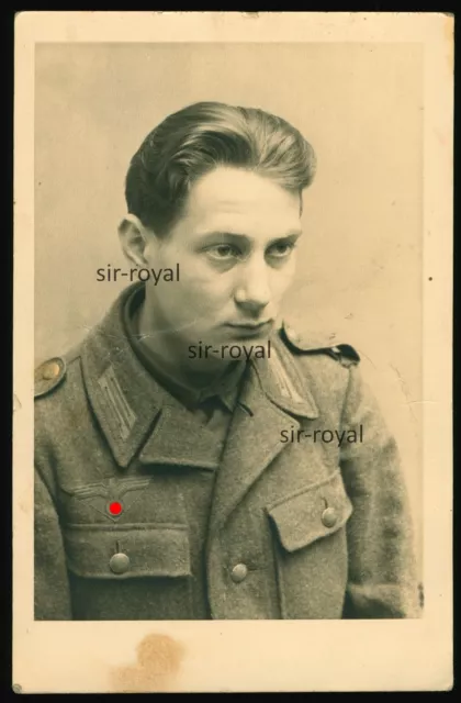 April 1945 - Junger Soldat im Portrait - Wehrmacht – WK2 Foto-AK 9x14cm