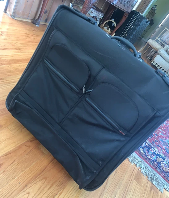 Tumi Alpha 2 Extended Trip 2 Wheeled Garment Bag Suitcase
