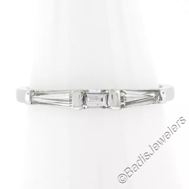 Nuevo 14k Oro Blanco 0.60ctw Baguette Canal Set Diamante Apilable Banda Anillo