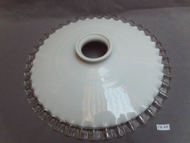 abat jour ancien en opaline blanche, bord plissé, Ø 24,2 cm à collerette (CB41)