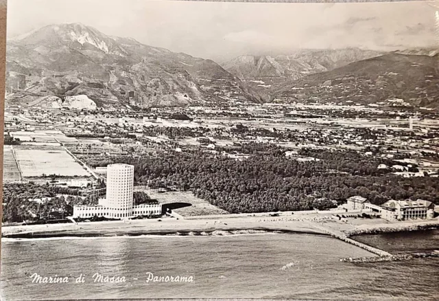 Cartolina Marina di Massa Panorama della spiaggia anni 60 bianco e nero