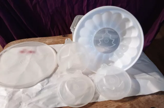 Tupperware Jello Jel-n-Serve Ring Mold with 4 Holiday Inserts  Vtg 1970s