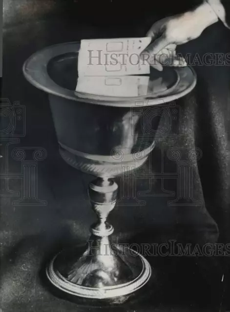 1939 Press Photo Chalice used as a ballot box in Pope election at the Vatican