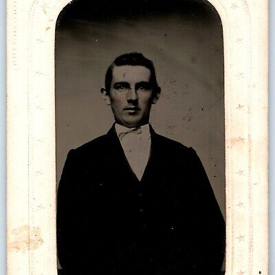 c1860s Double Chin Young Man Potter Frame Tintype Photo Tombstone Star Border H8