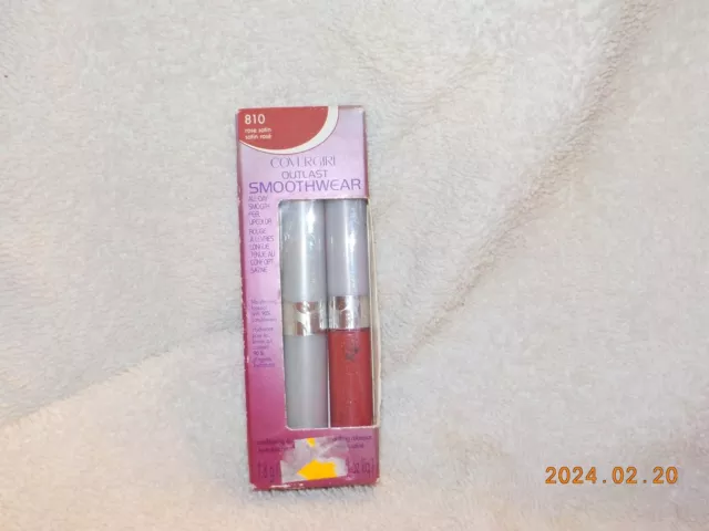 CoverGirl Outlast Smoothwear Lipcolor Rose Satin 810