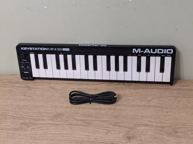 M-Audio Keystation Mini 32 MK3 USB MIDI keyboard portable controller (black)