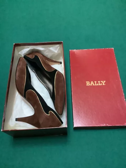1980’ Shoes Designed by Bally w/Original Box. Brown-Black Suede Pumps size 7 1/2 2