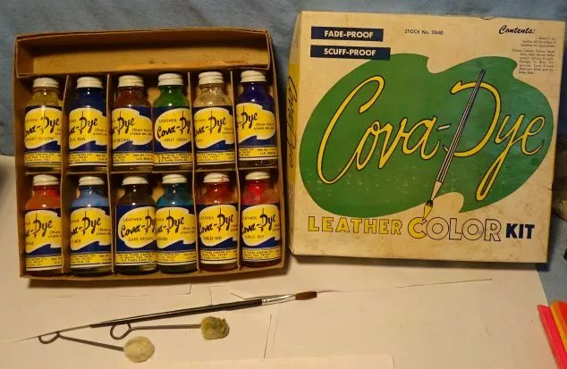 ** Vintage - TANDY - COVA-DYE - LEATHER Color Kit - Number 2040 - 12 bottles **