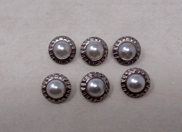 Lot De 28 Boutons Anciens En Tissu - Mercerie Vintage, Occasion
