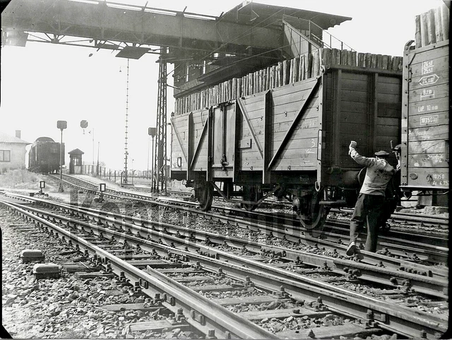 Original Wagen Foto - Güterwagen Entkuppler am Ablaufberg, München 1956