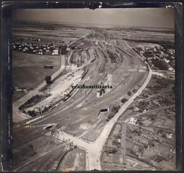 Orig. RIESEN Foto USAAF Luftbild zerstörtes Bahnhof Zug Bremen Hamburg 1945