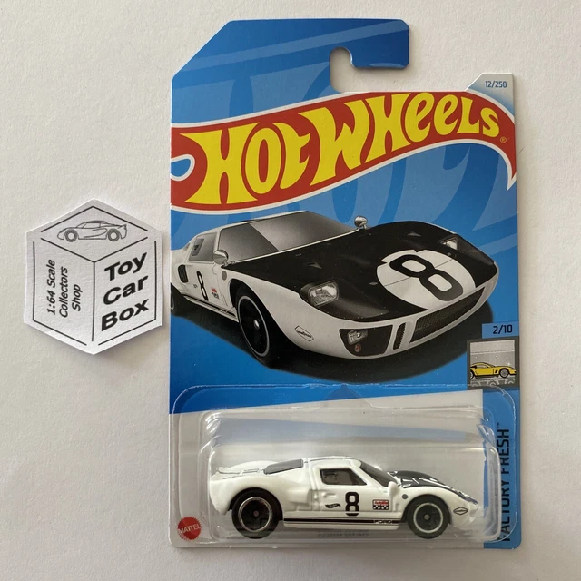Hot Wheels Ford GT40 Bianco #12 - Serie Factory Fresh 2024 - Scala 1:64 (3 Pezzi)