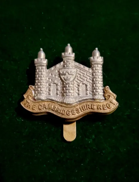 Vintage The Cambridgeshire Regiment Bi-Metal Cap Badge British Military