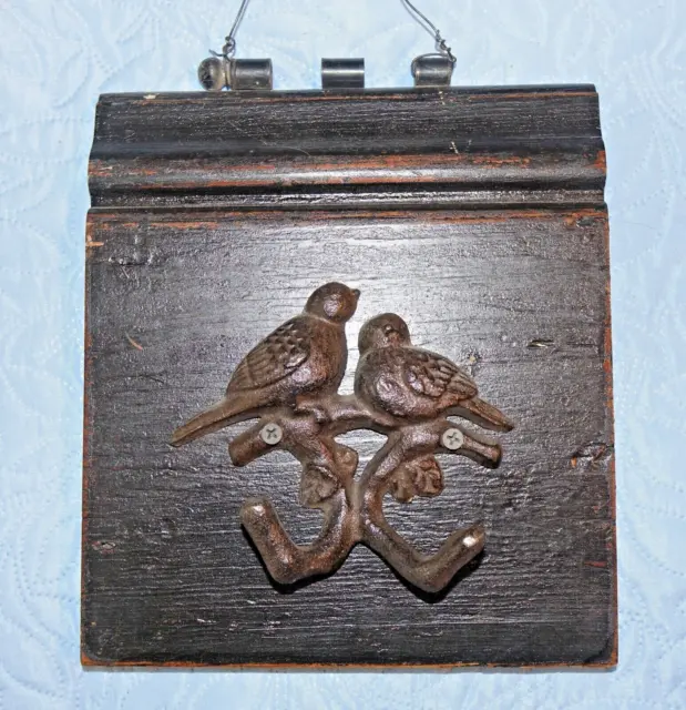 VTG Rustic Wall Mounted Coat Hat Rack Hooks Metal Birds On Antique Door & Hinge