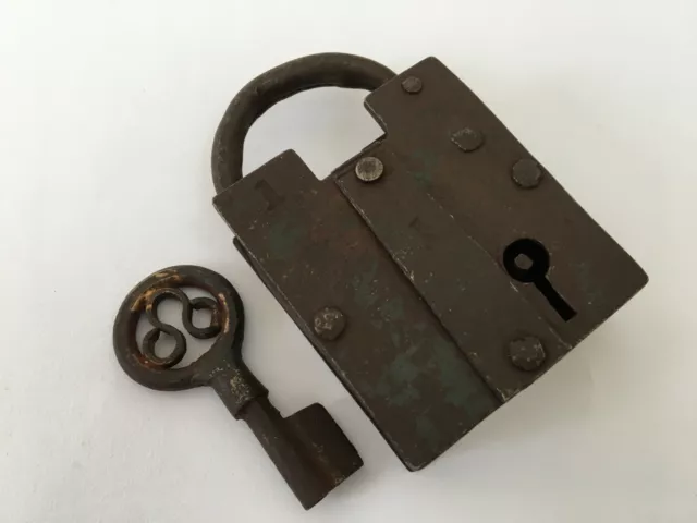 Verrou Vieux Antique Repasser Cadenas Avec Clé Ruse Ou Puzzle Collection Arrière