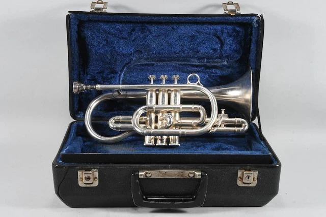 J92B04 - Besson England 'New Standard' Cornet with Suitcase, 512159 J92B04 - Besson England 'New Standard' Cornet with Suitcase, 512159
