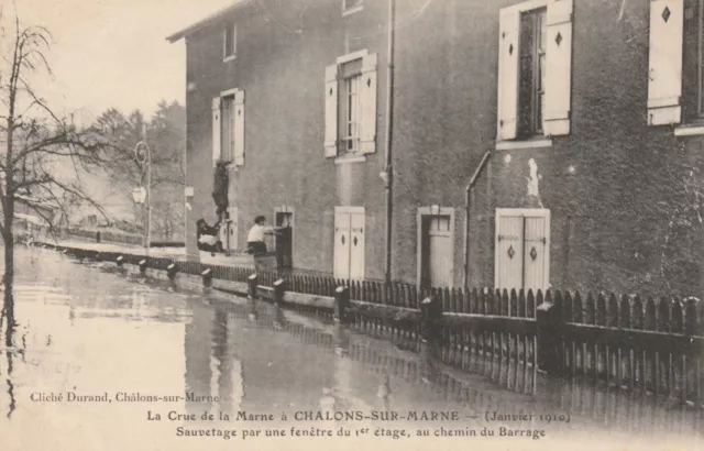CPA 51 La Crue de la marne CHALONS SUR MARNE Window Rescue from 1st and