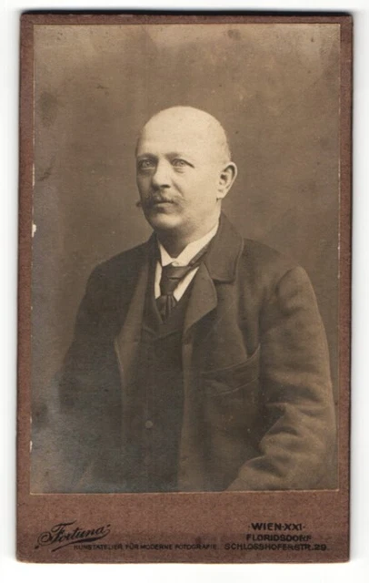 Fotografie Fortuna, Wien, Portrait stattlicher Herr mit Schnauzbart