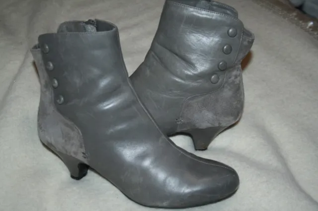 Ziera Ladies Grey Leather & Suede Size Zip Ankle Boots Euro Sz : 42 Xw. Freepost