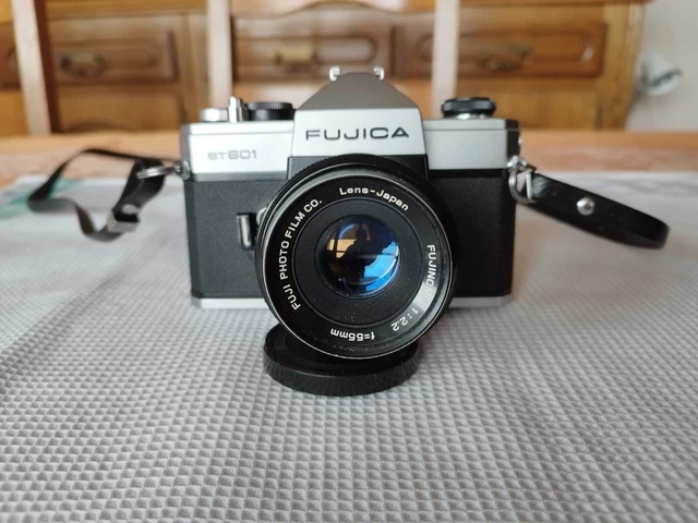 Appareil Photo Argentique Fujica ST701 – 35mm, Reflex, Manuel, Argenté