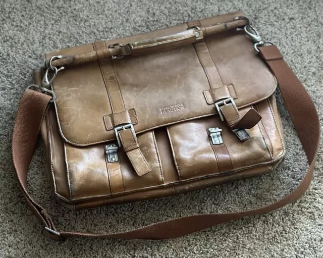 Kenneth Cole REACTION Show Tan Leather Business Messenger Briefcase Laptop Bag