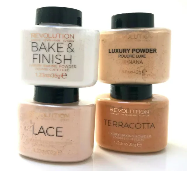 MAKEUP REVOLUTION Luxury Baking Powder in Banana Ghost Lace Yellow Loose Powder