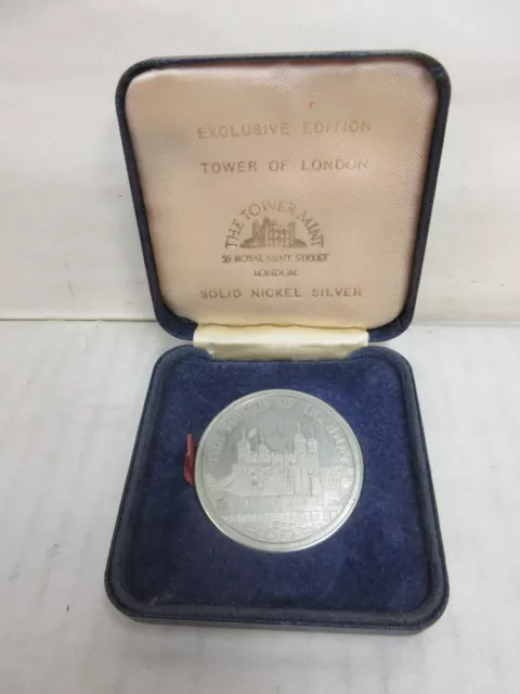 Tower of London 1980 44mm Nickel Silver Medal in Original Display Case