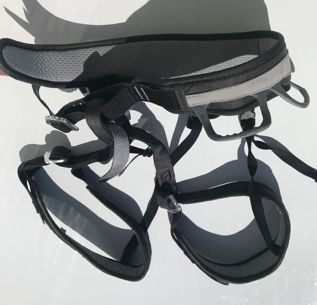 Black Diamond Momentum AL Black Climbing Harness X-Small XS