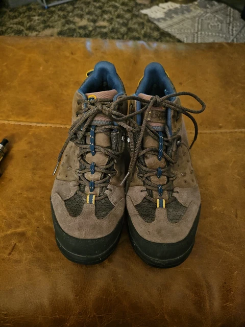 Clarks active air walking boots best sale