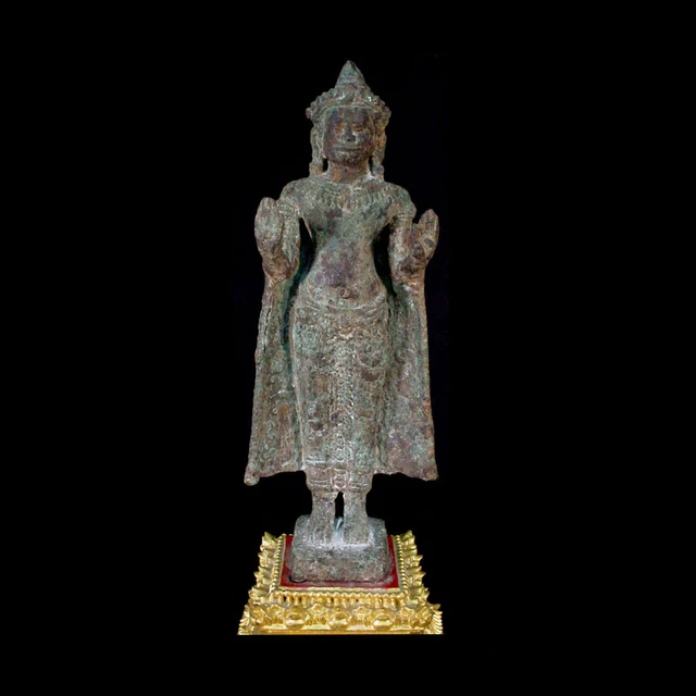 A Khmer Angkor style bronze figure of Buddha x7969