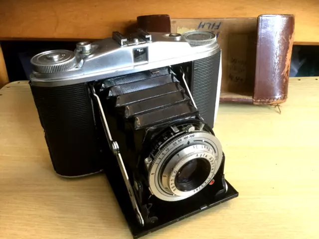 Vintage Agfa Isolette II 120 Folding Film Camera Apotar 1:4.5 85mm lens Synchro