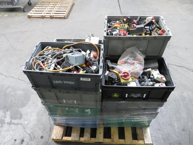 Wholesale Lot of Used Automation Push Buttons and Switches 800 LBS T193008
