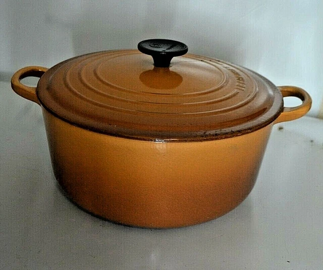 Ancienne Cocotte Marmite Ovale LE CREUSET en Fonte Emaillée Ancienne Cocotte Marmite Ovale LE CREUSET en Fonte Emaillée