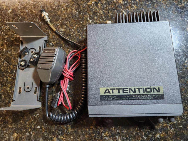 Radio Shack Realistic HTX-100 10 Meter Amateur Radio Radio Shack Realistic HTX-100 10 Meter Amateur Radio