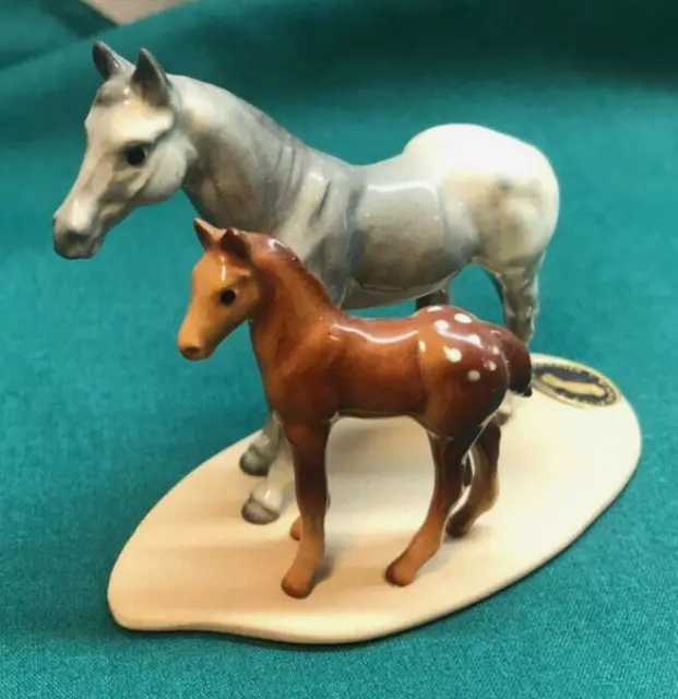 BEAUTIFUL Vintage HAGEN-RENAKER Miniature White/Gray Horse and Colt