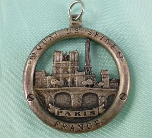 PARIS FRANCE Souvenir Pendant MADE IN FRANCE Sap Polyne Eiffel Tower