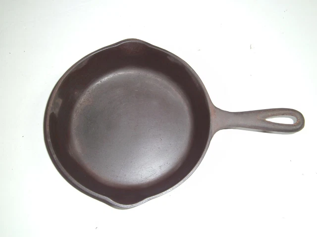 Cast Iron Frying Pan | Skillet | 8" w /Deep 2" Sides | Vtg Black | Unmarked
